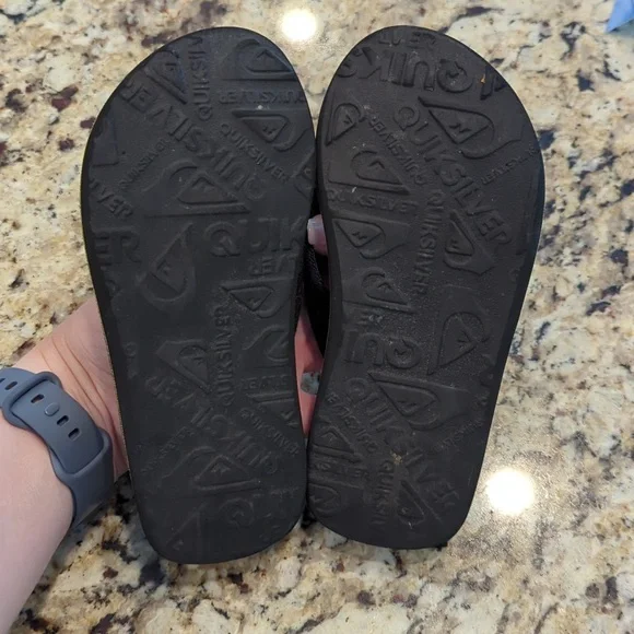 Toddler boys Quicksilver flip flops - Picture 2 of 4